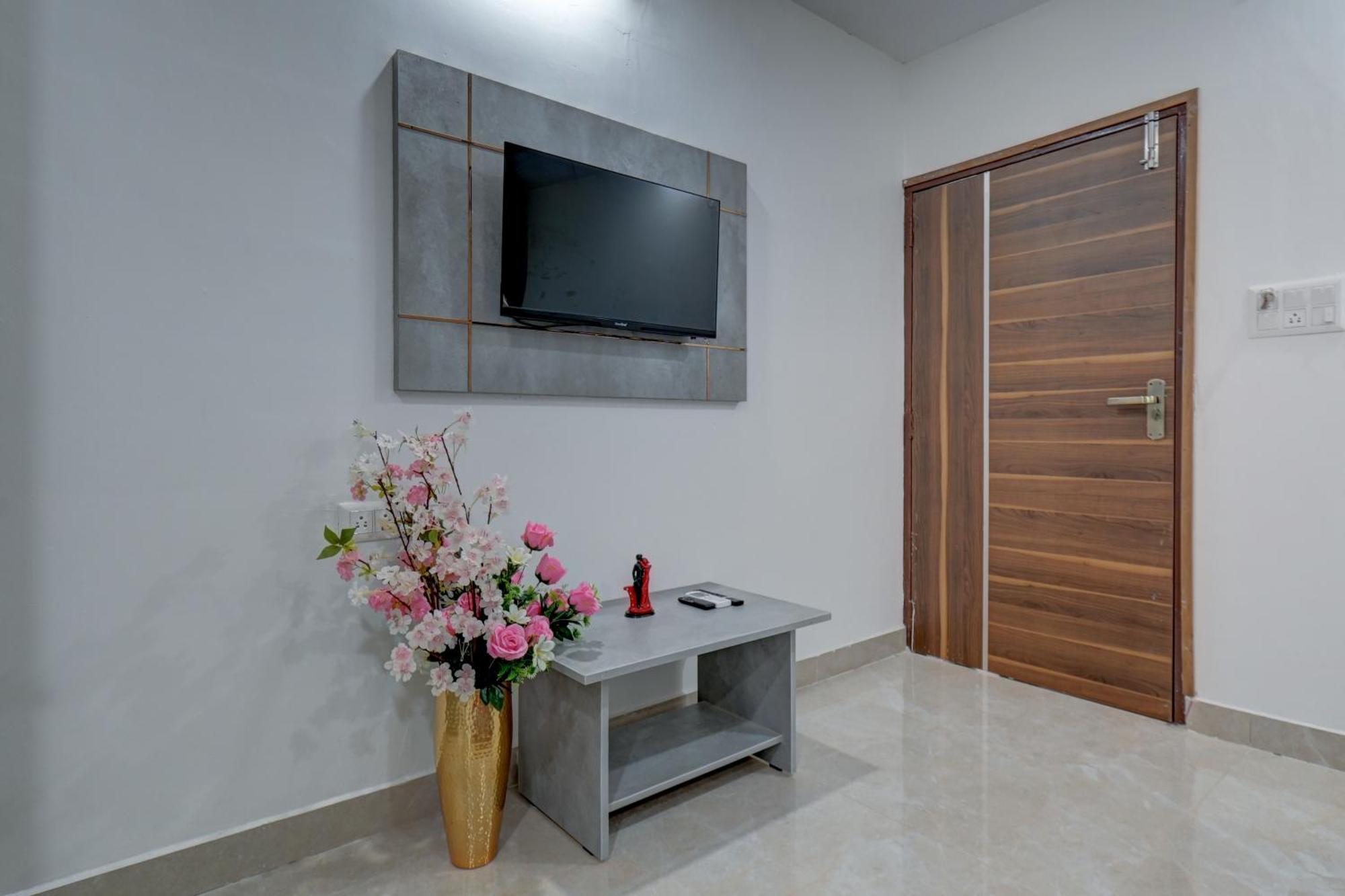 Hotel Cloud 9 Luxury Stay מייזור מראה חיצוני תמונה